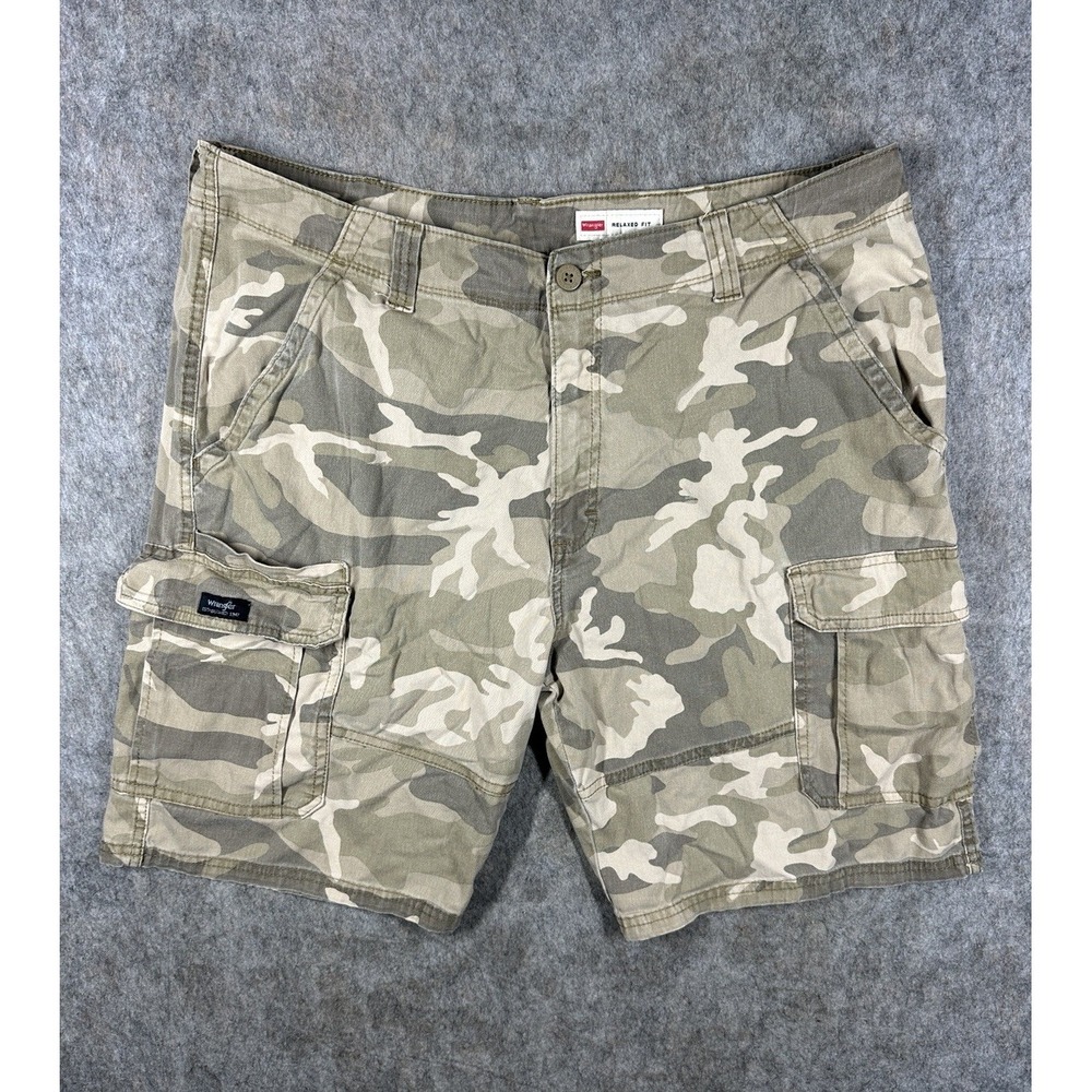 Wrangler Cargo Shorts Mens 38 Green Camo Relaxed Fit Stretch 10" Utility